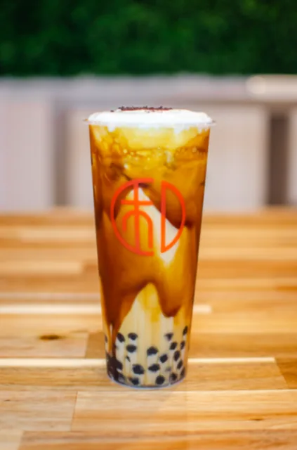 Caramel Bubble Milk Black Tea W. Oreo & Milk Foam