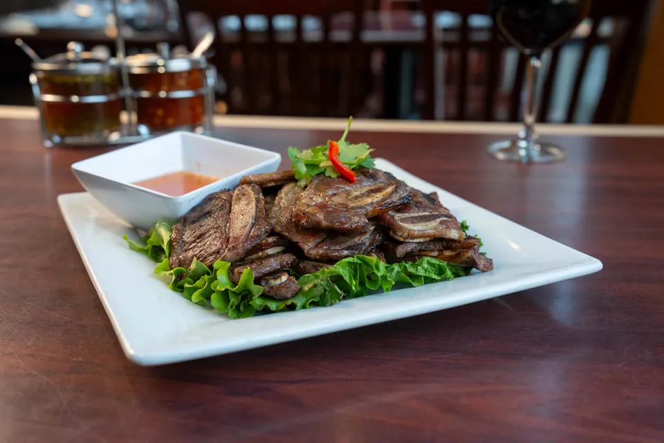 Grilled beef short ribs with Thai chili sauce