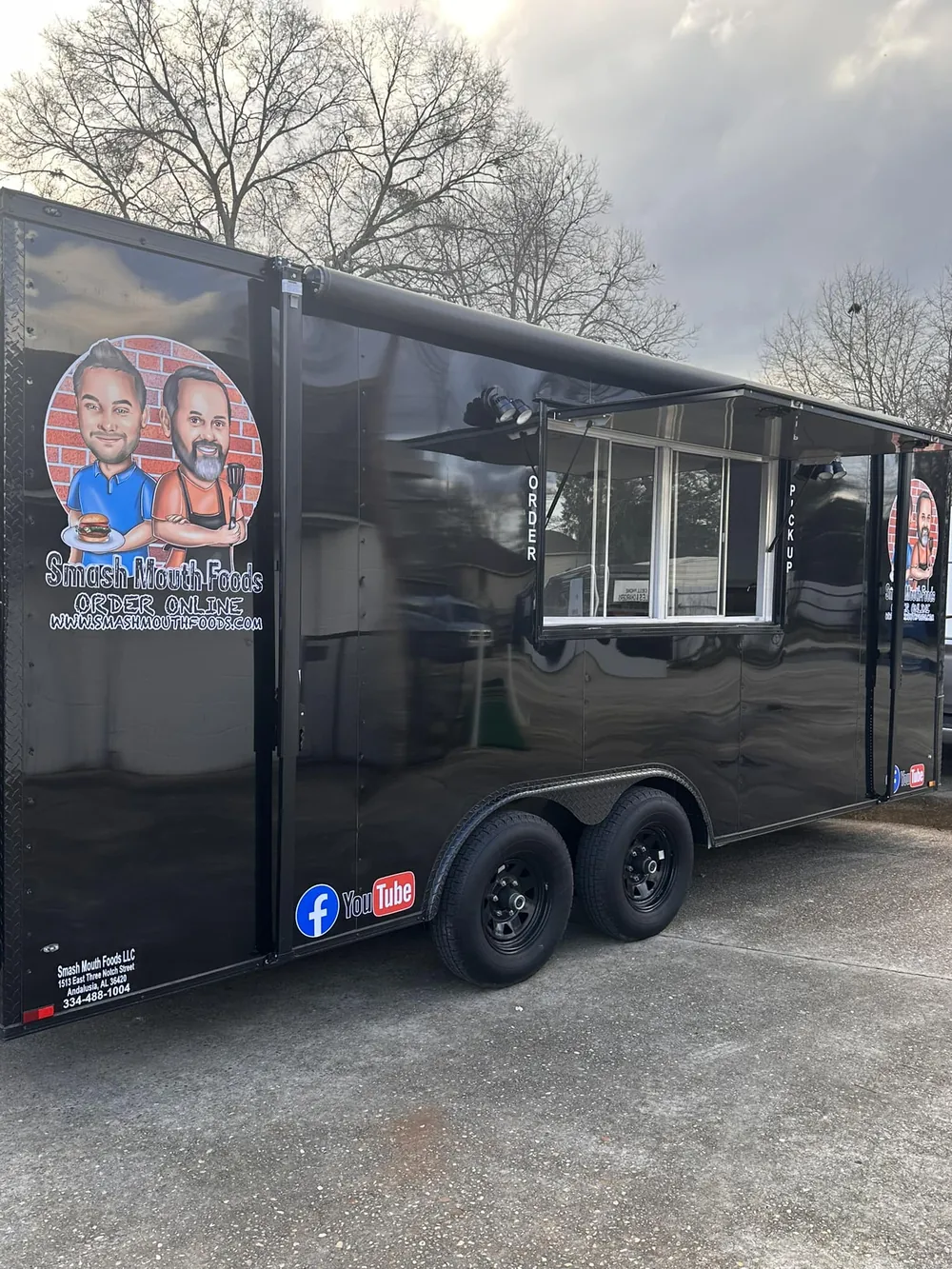 The original Smash Mouth Foods food trailer
